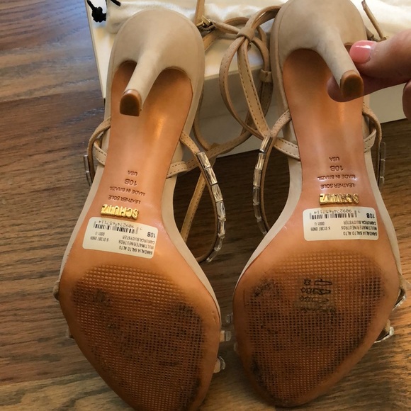 Gorgeous Schutz Darcy Sandals in Oyster. - Picture 3 of 4